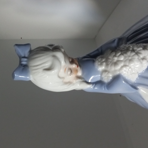 Vintage porcelain Musical figurine - Picture 8 of 10